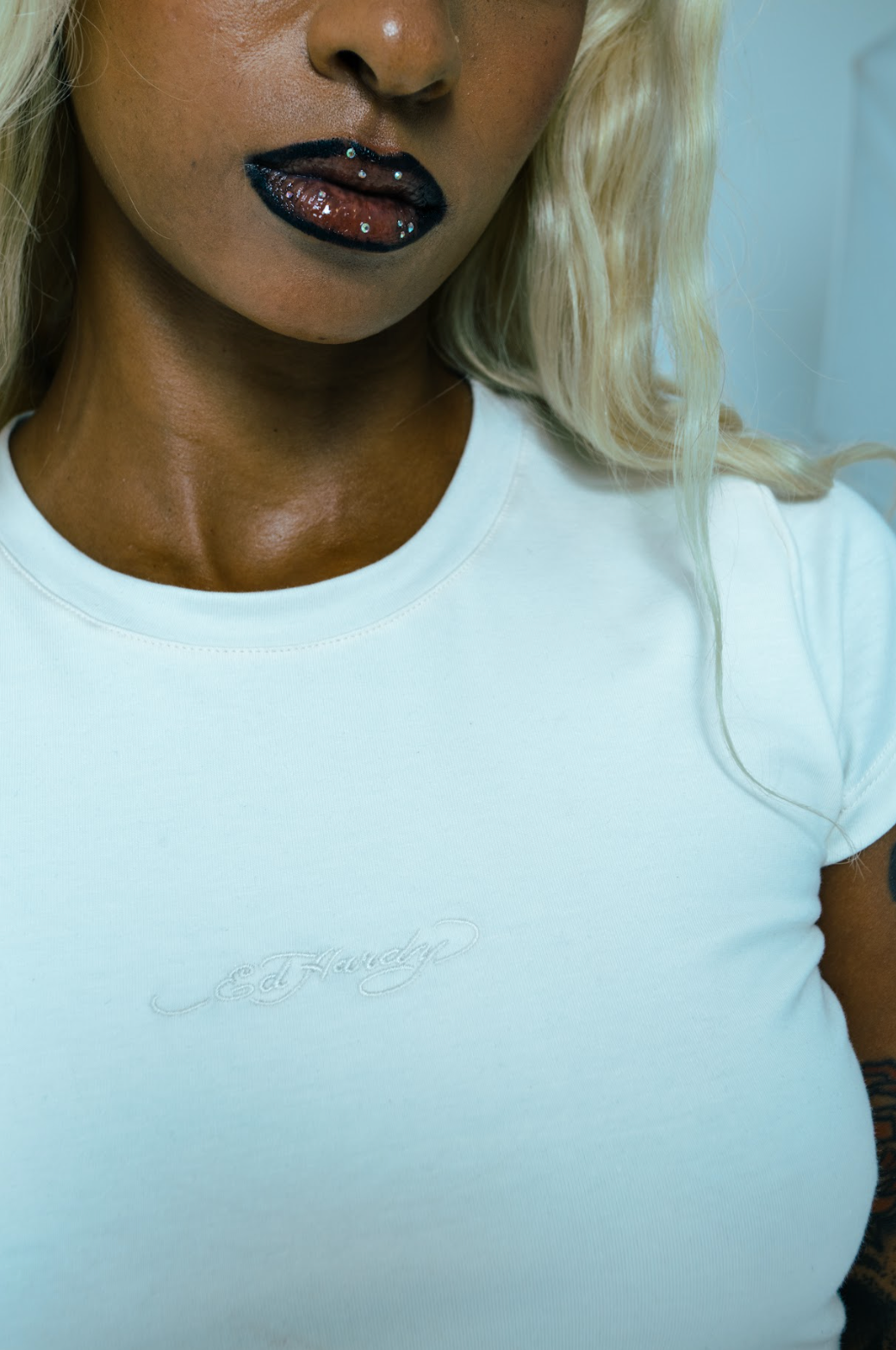 Baby Tee Off White "Everyday Ed Hardy"