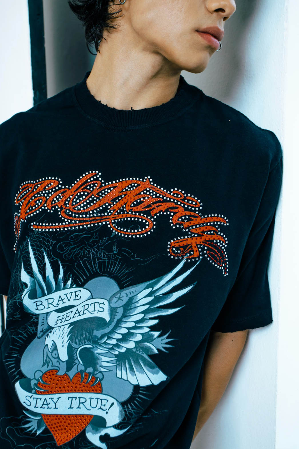 Camiseta Preta "Brave Hearts"