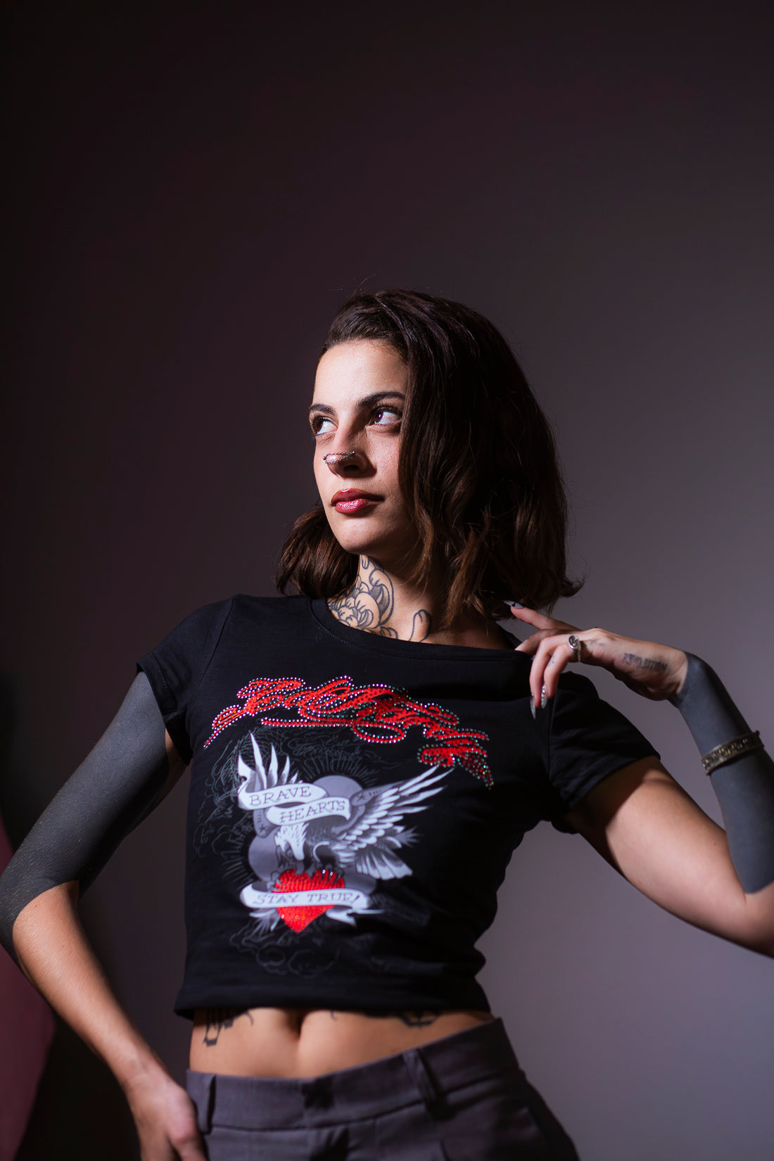 Baby Tee Preta "Brave Hearts"